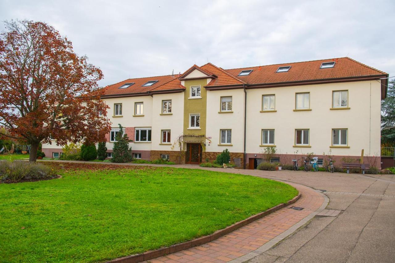 Christliche Gaestehaeuser Weinstrasse Neustadt an der Weinstraße Eksteriør billede
